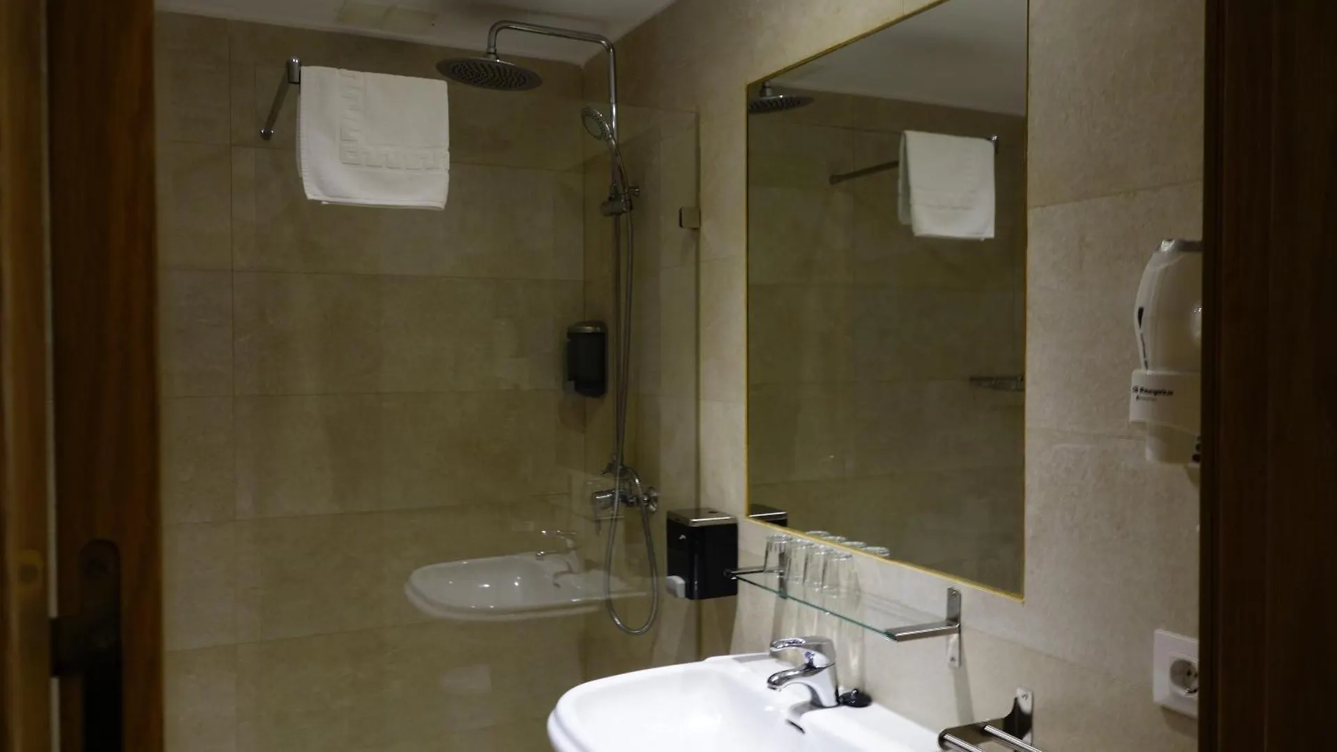 Trípolis Toledo Hotel 2*,