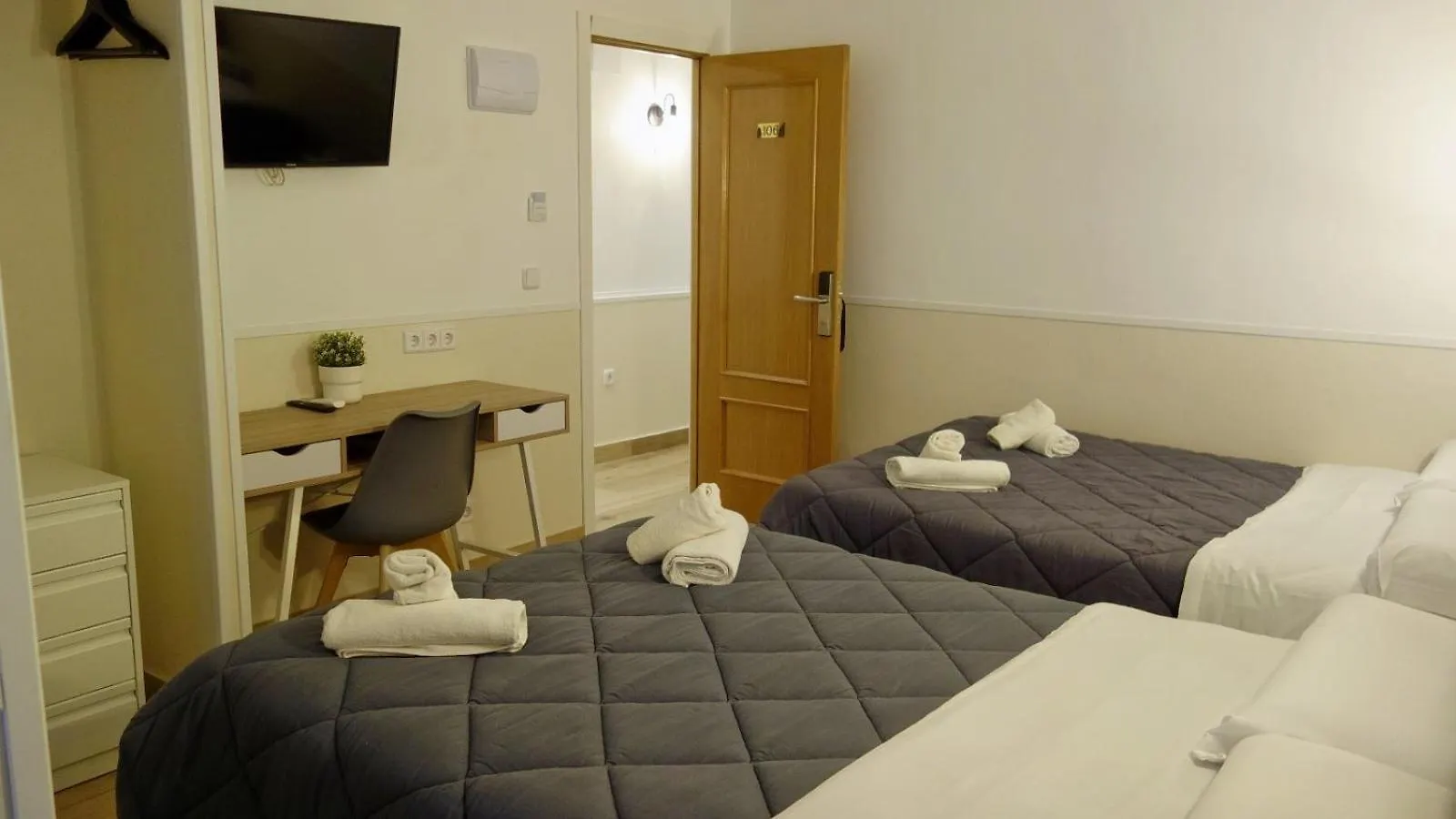 Guest house Tripolis Toledo Hotel