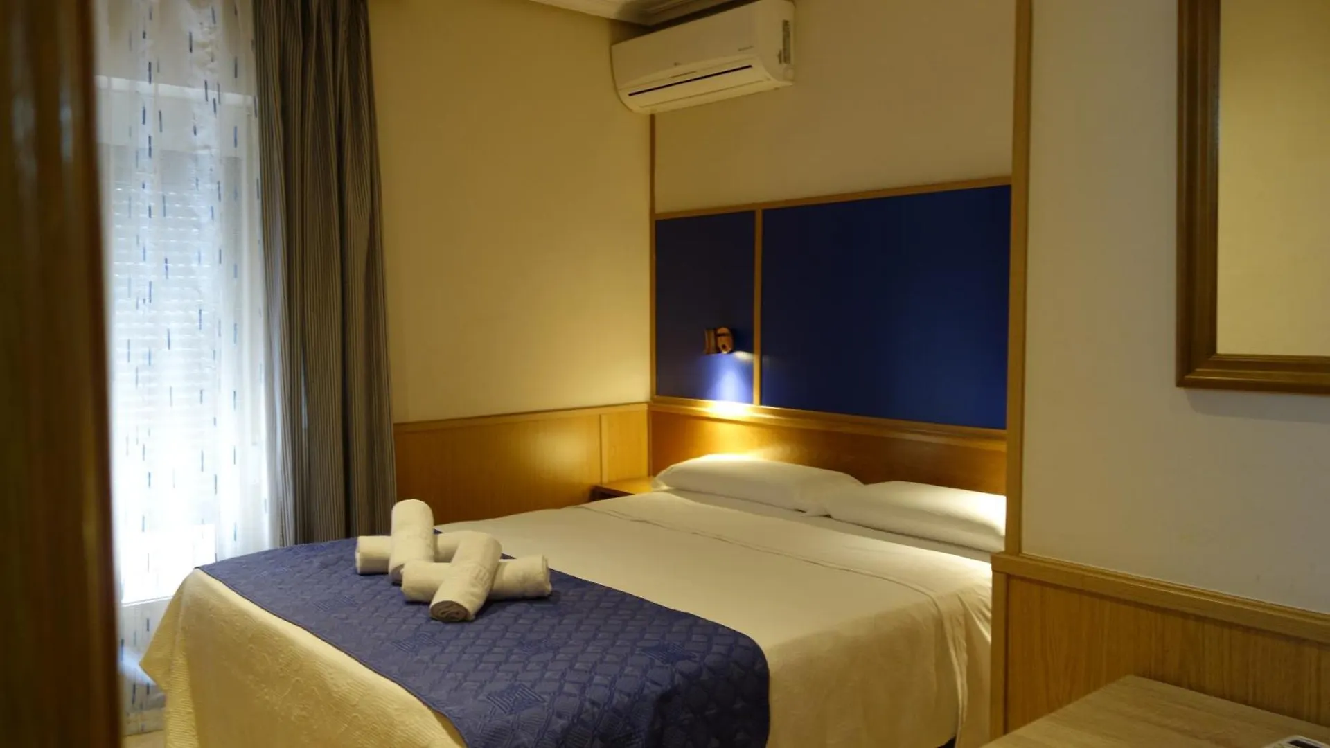 Trípolis Toledo Hotel